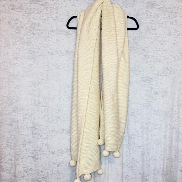 Kate Spade Wool Blend Chunky Crochet Knit Pom Pom Blanket Scarf 70 X24 - Picture 2 of 10